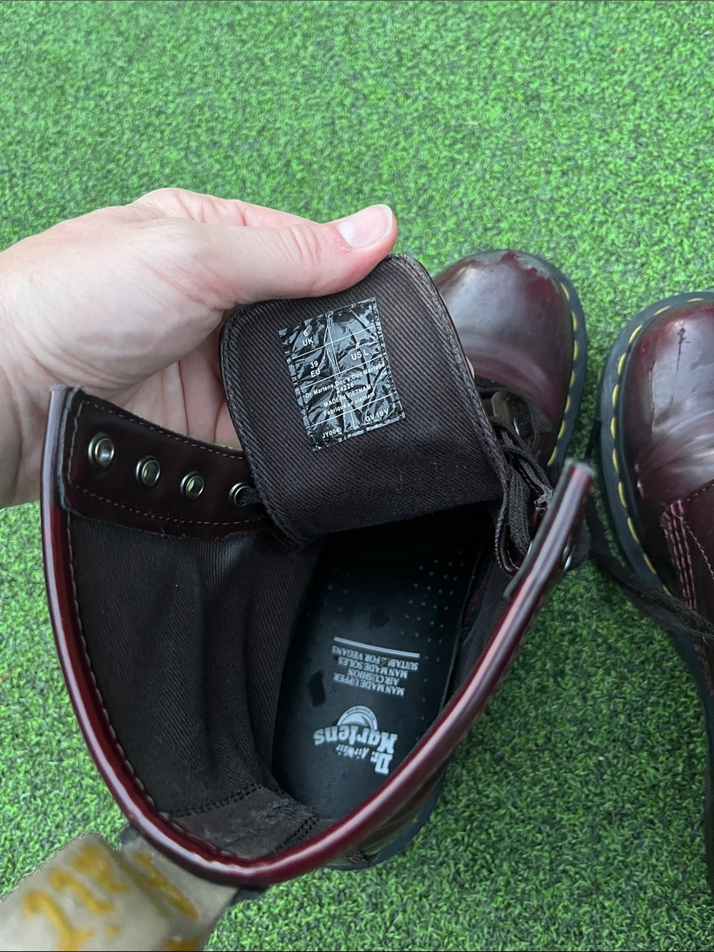 Dr. Marten Air Wair Women's Lace-Up Boots burgundy sz 8 Docs - Picture 5 of 9